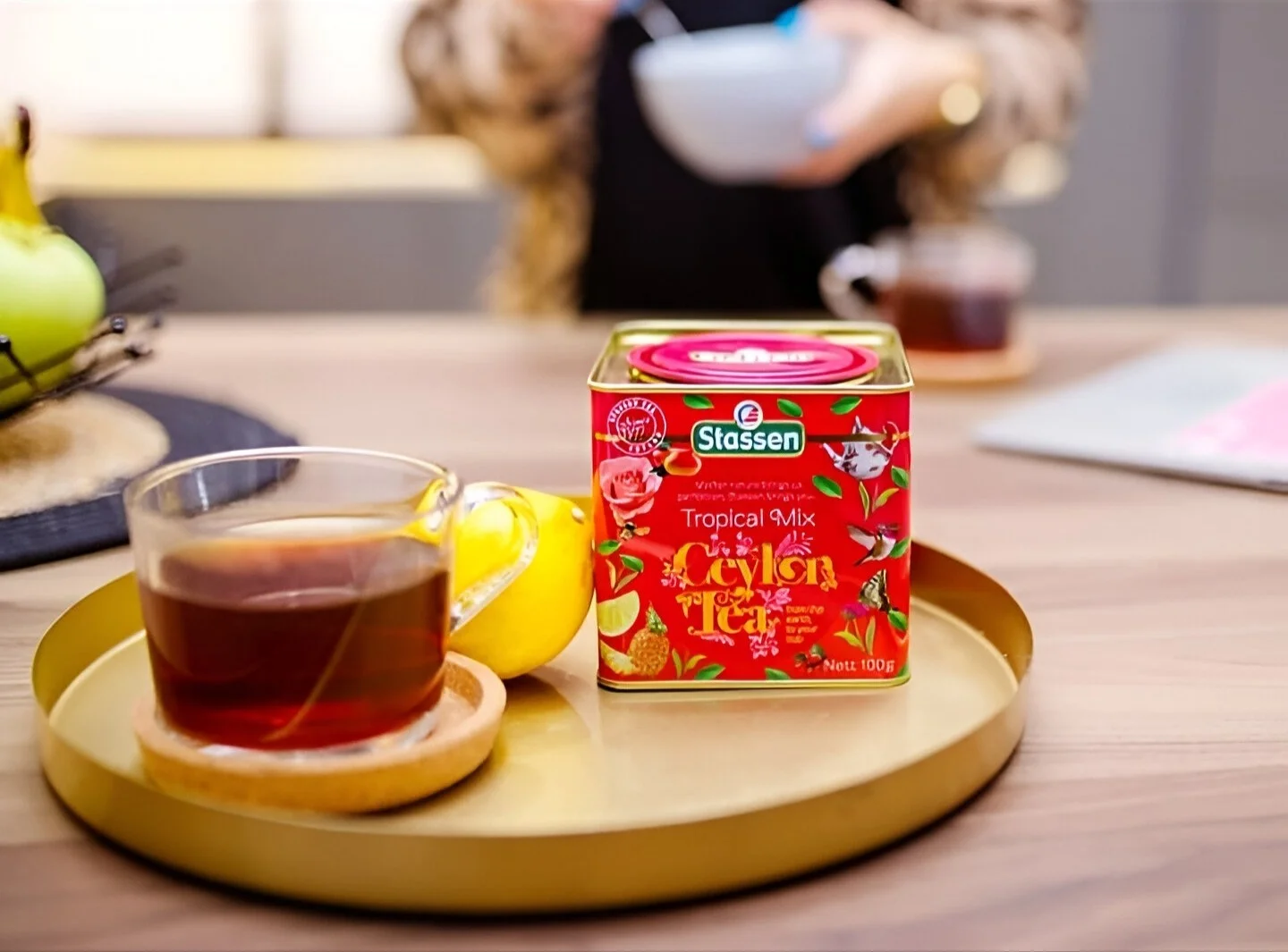 Stassen Tropical Mix Ceilonas melnā tēja ar augļu aromātiem 100g metāla skārdene