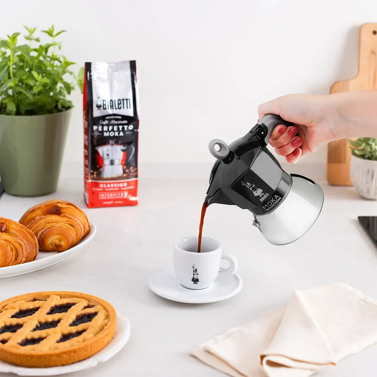 Bialetti Moka Induction 4 cup 160ml kafijas aparats melns