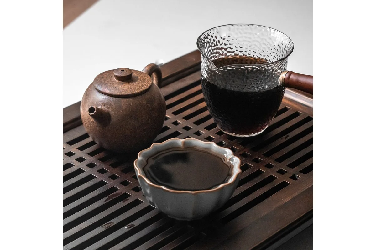 Yong Zhen Shou "Sarkanais bullis" Nogatavināta pueras tēja 357g T.Ar