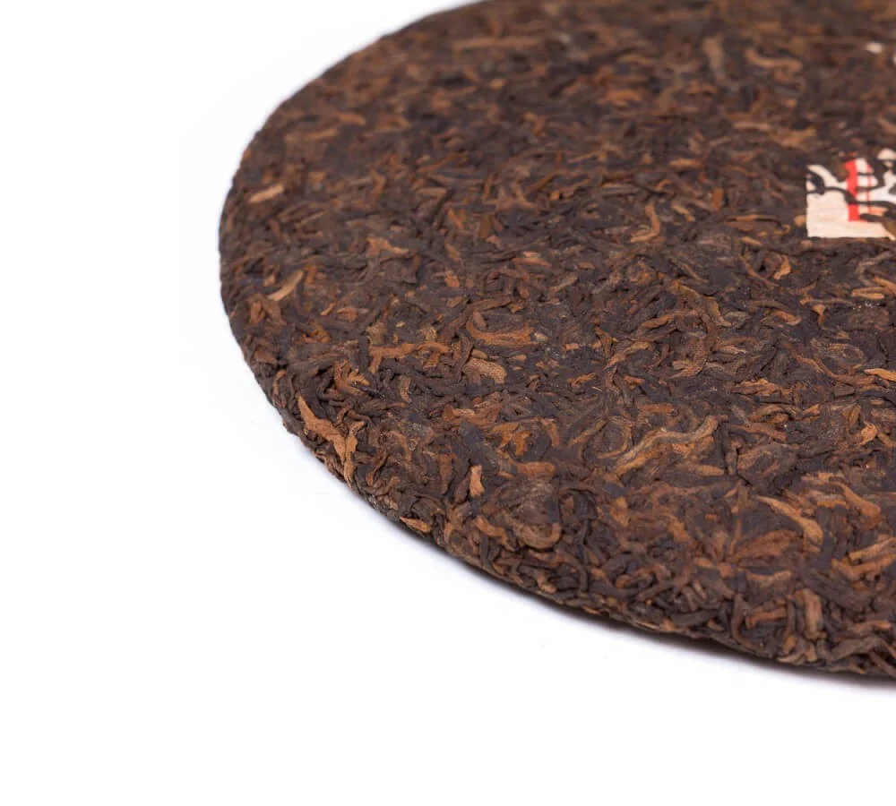 Yong Zhen Shou "Zelta pūķis" Nogatavināta pueras tēja 357g T.Ar 2018g.