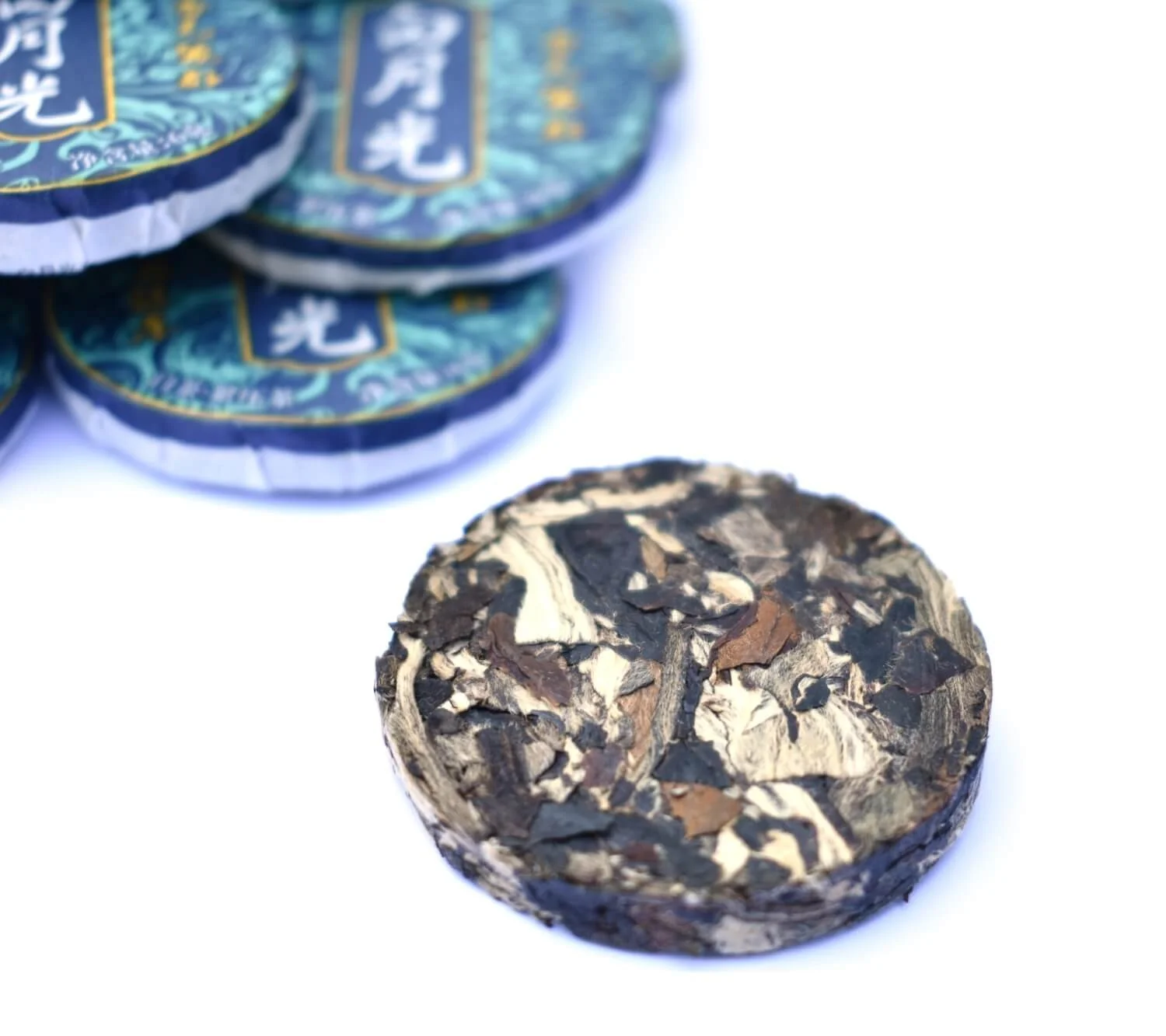 Yue Guang Bai "Zilā monēta" 50g presēta baltā tēja T.Ar