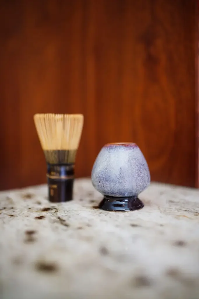 Matča tējas putojamās slotiņas turētājs - Sumomo MOYA