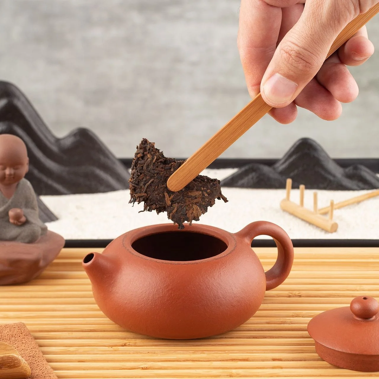 Lao Ban Zhang Shu Puer, 357 g (2015) Nogatavināta pueras tēja T.Ar