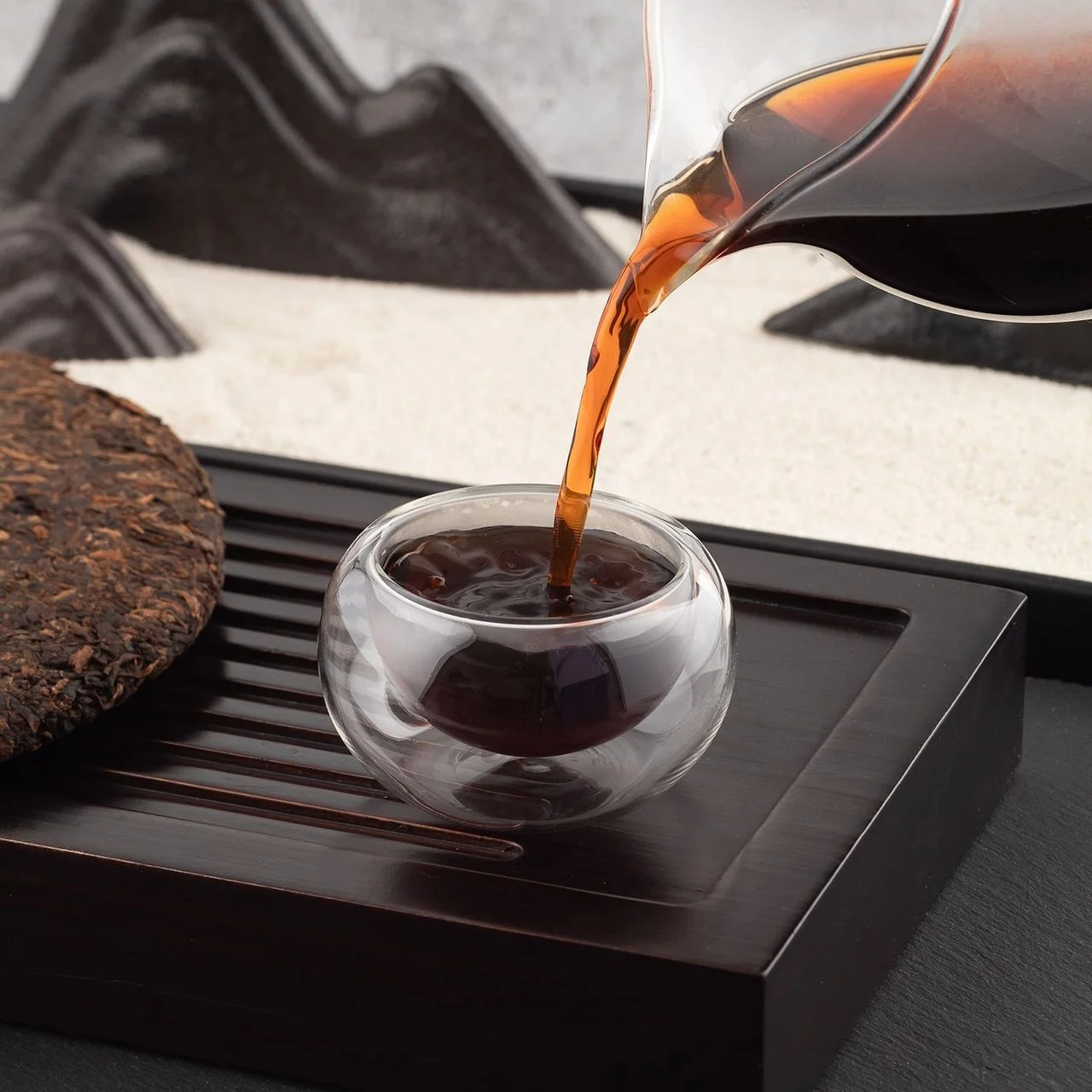 Lao Ban Zhang Shu Puer, 357 g (2015) Nogatavināta pueras tēja T.Ar