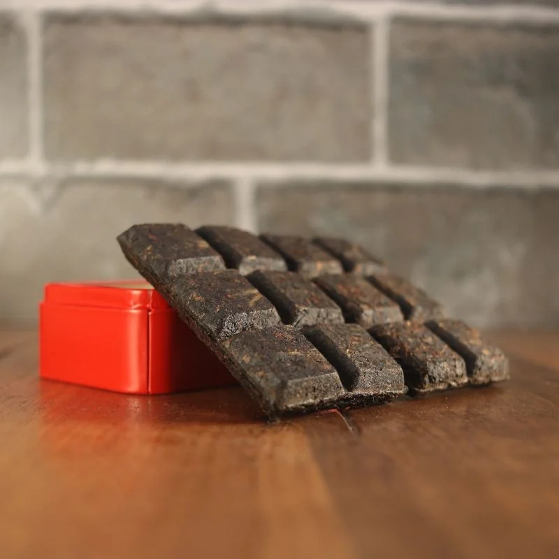 Nekūpināta Sarkanās tējas brikete 100g 无烟铁盒 T.Ar