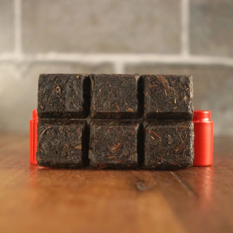 Kūpināta Sarkanās tējas brikete 100g 烟熏铁盒 T.Ar