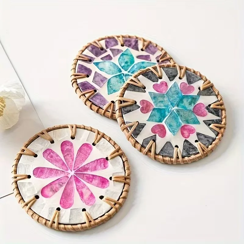 Roku darbs sveķu un bambusa tases paliktnis