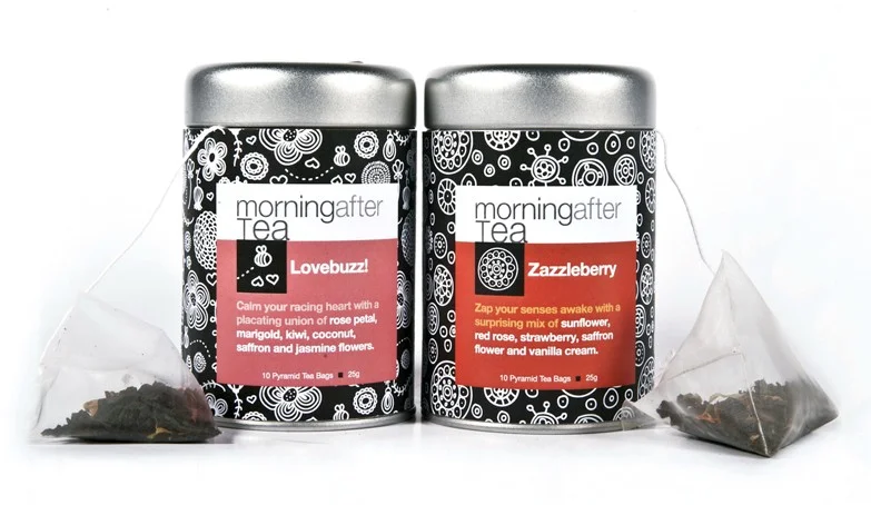 Vintage Teas LOVE BUZZ Pyramid melnā tēja zīda piramīdas maisiņā 10 gab.